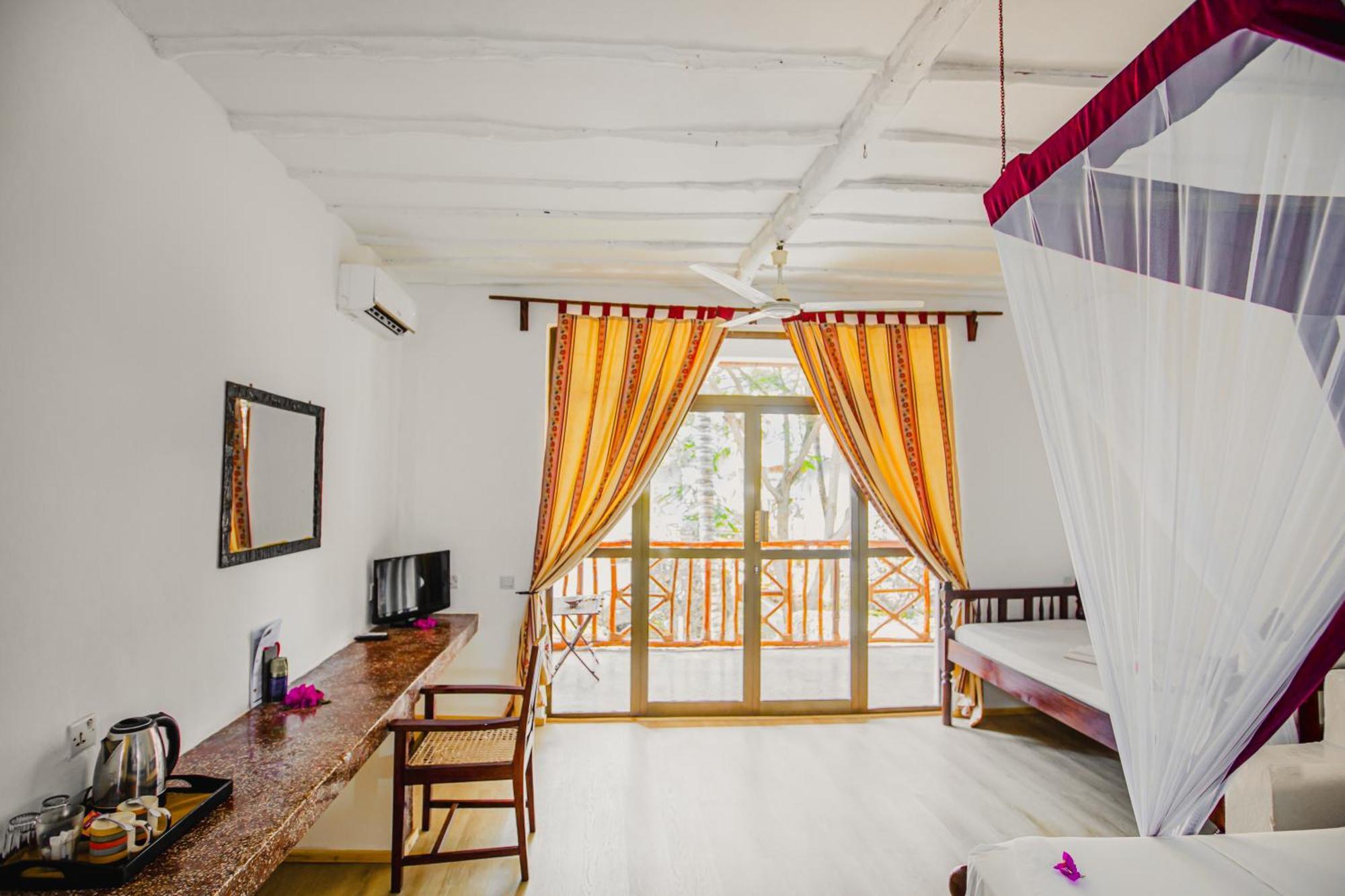 Ahg Waridi Beach Resort & Spa Pwani Mchangani Exterior photo