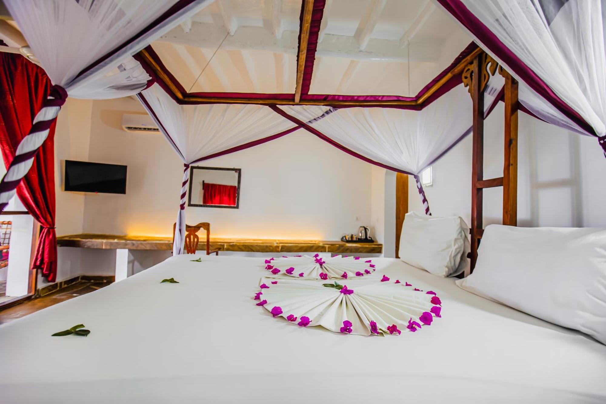 Ahg Waridi Beach Resort & Spa Pwani Mchangani Exterior photo
